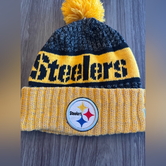 Pittsburgh Steelers Knit Beanie with Pom - Picture 3 of 3
